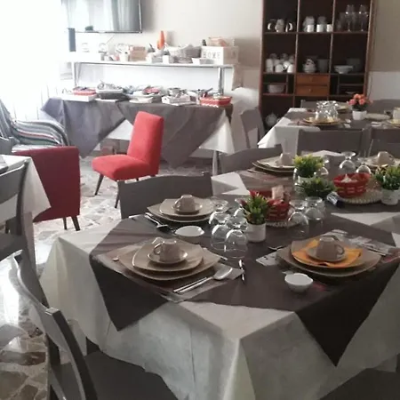 Bed and Breakfast La Dimora Dei Professori Λέτσε