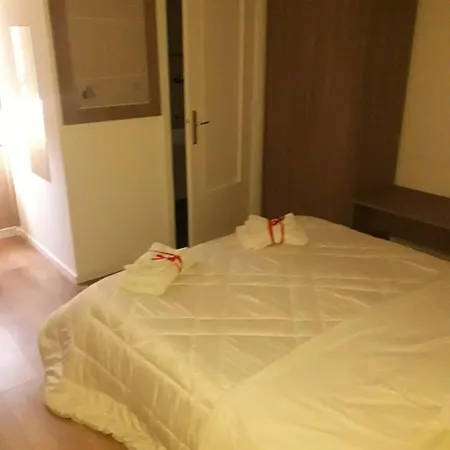 Bed and Breakfast La Dimora Dei Professori Λέτσε